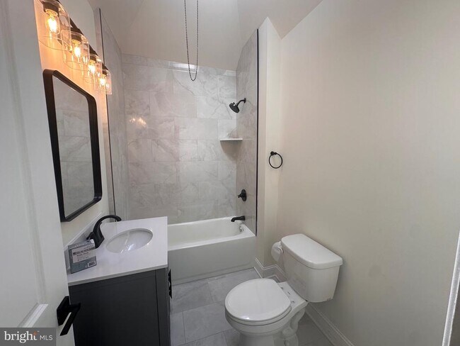 Foto del edificio - 5647 Angora Terrace