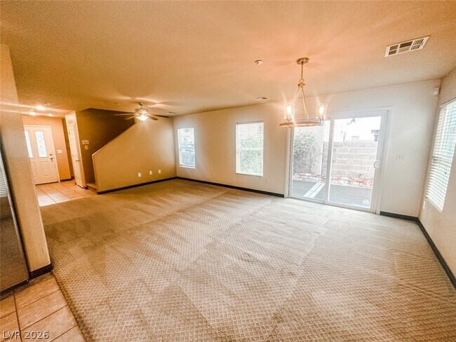 Foto del edificio - 7333 Camden Pine Ave