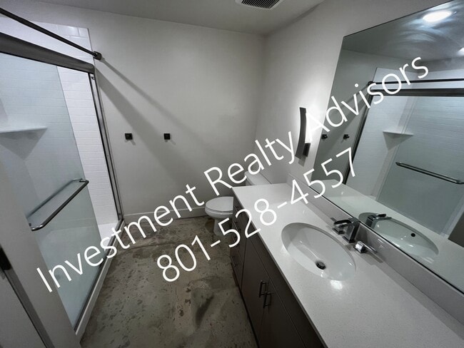 Building Photo - 1172 Graystone Way