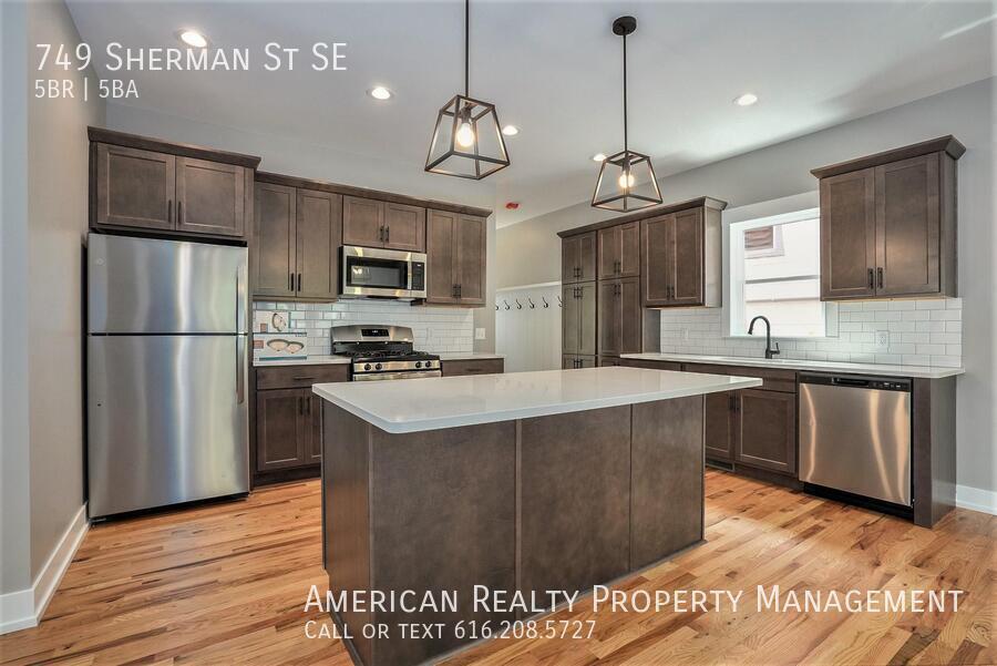 Foto principal - 749 Sherman St SE