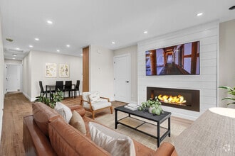 Building Photo - 487 Campbell Av