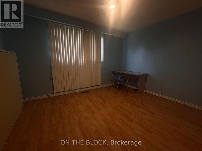 Building Photo - 33 Harrington Crescent