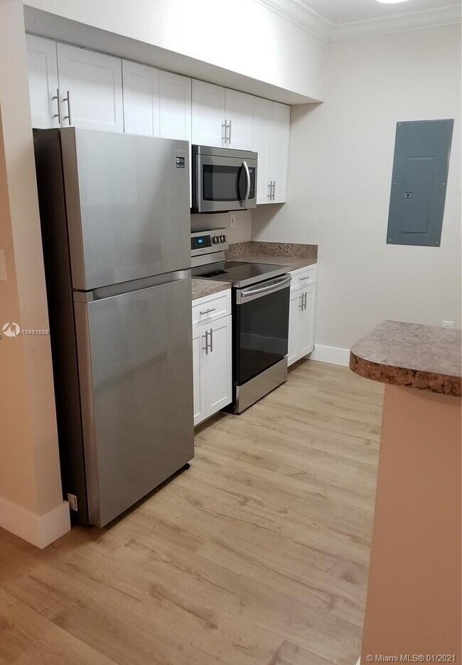 Foto del edificio - 215 SW 117th Terrace