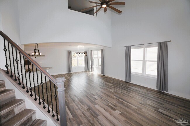 Building Photo - 4698 Isles Dr