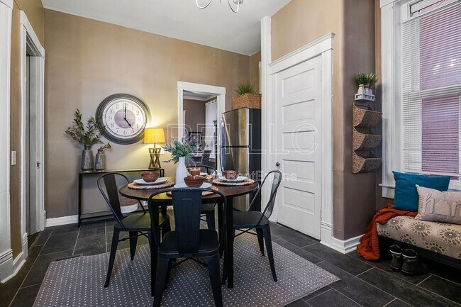 Foto del edificio - 105 E St Catherine St