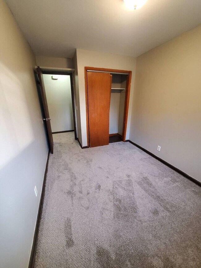 Foto del edificio - 8200 W Villard Ave