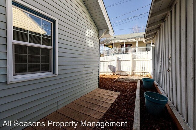 Building Photo - 3 br, 1 bath House - 505 N Fifth St