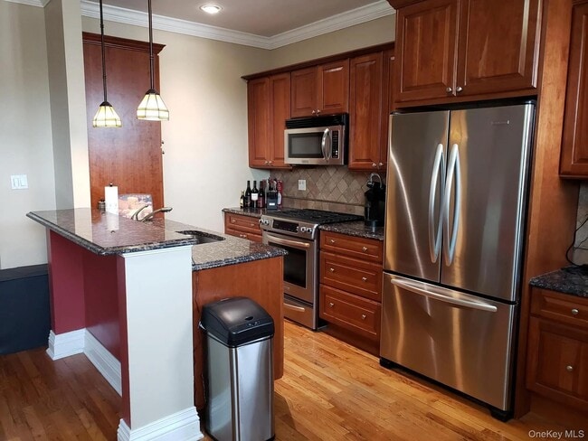 Building Photo - 111 7th St