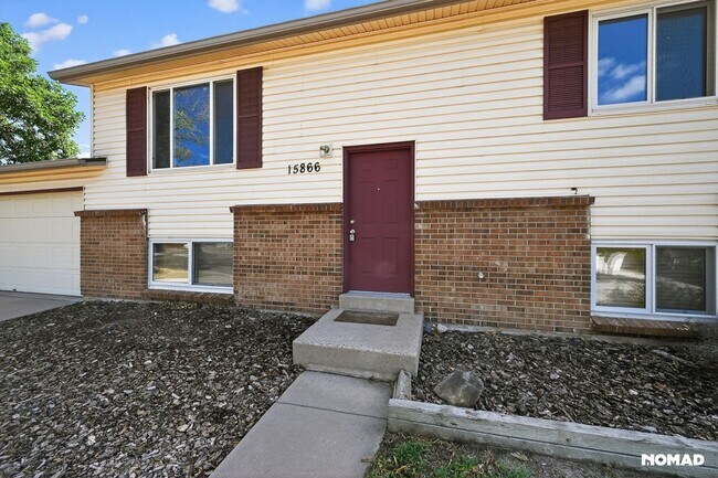 Photo - 4BR House in Aurora