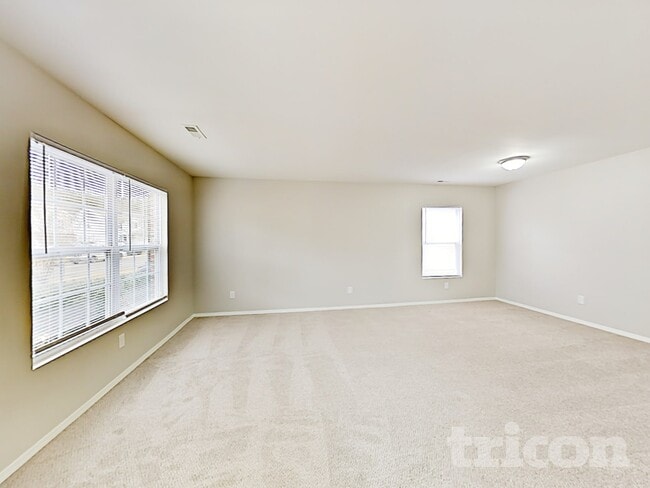 Building Photo - 4003 Larkhaven Village Dr