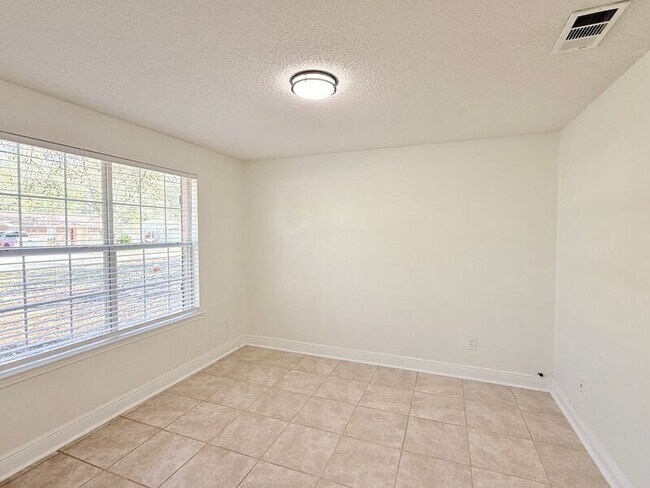 Foto del edificio - 4219 Crosswinds Drive