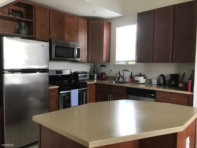 Building Photo - 21270 McFadden Sq