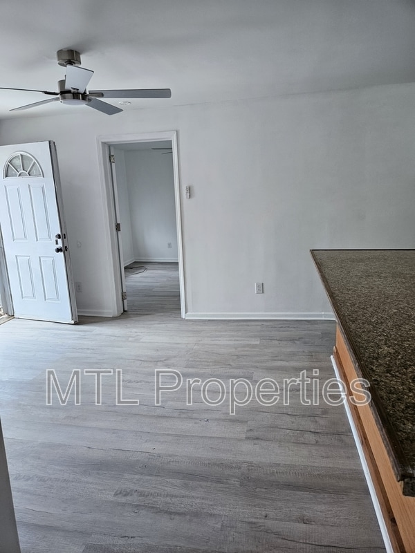 Building Photo - 209 Berry St