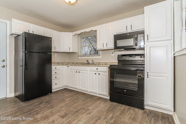 Building Photo - 5806 Alanadale Dr