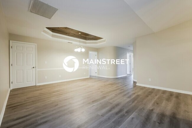 Building Photo - 3 Bedroom Pet-Friendly Home in Fort Meyers, FL with Main Street Renewal