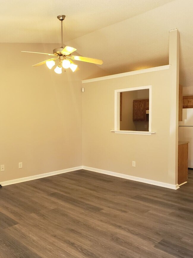 Foto del edificio - Come home to Serenity - 3 bedroom 2 bathroom Single Family Home