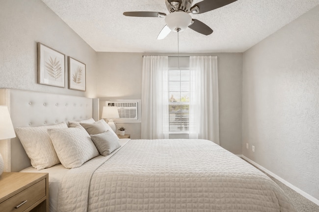 Building Photo - The Felix