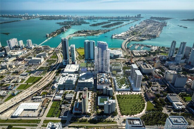 Foto del edificio - 851 NE 1st Ave