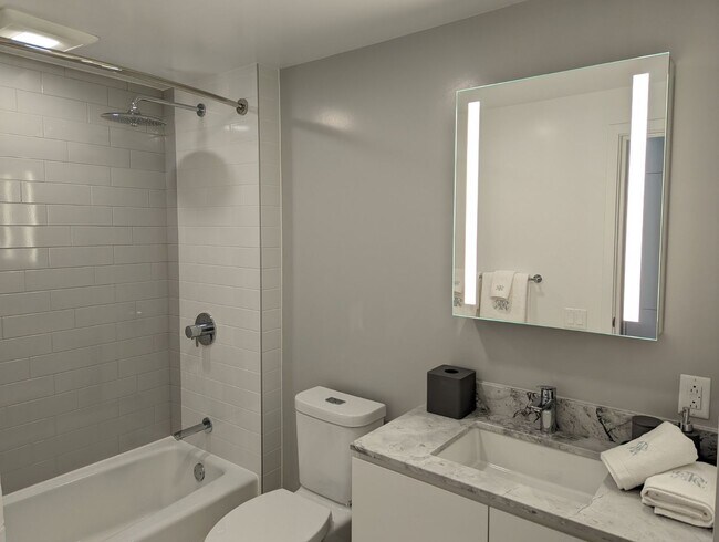 Building Photo - 2153