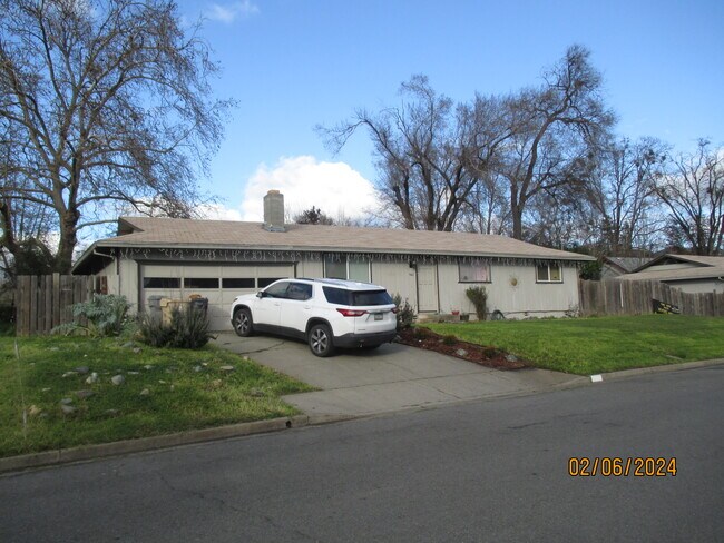 Building Photo - 940 SW Central Ave
