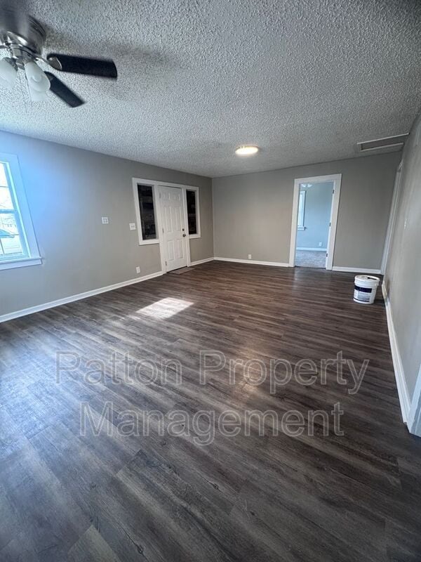 Foto del edificio - 3409 S Polk St