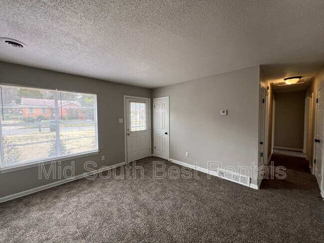 Building Photo - 4051 Maumee St