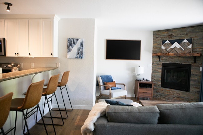 Foto del edificio - 175 Hurd Ln