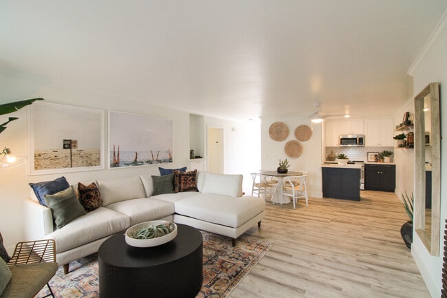 Foto del edificio - 1606 Westcliff Dr.