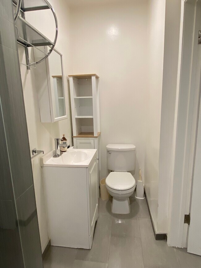 807 Westholme Ave Unit furnished studio, Los Angeles, CA 90024