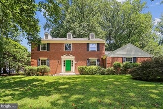 Building Photo - 903 Ridge Dr