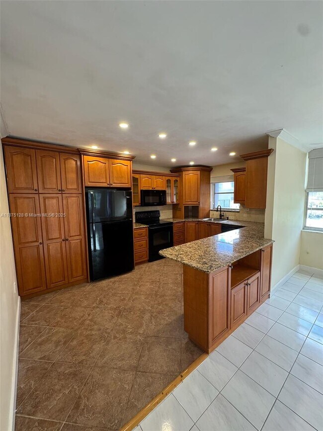 Foto del edificio - 2780 NE 183rd St