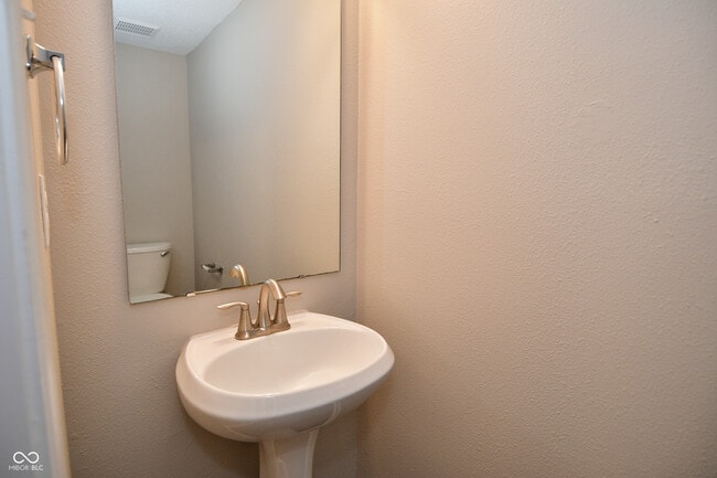 Foto del edificio - 10046 Sapphire Berry Ln