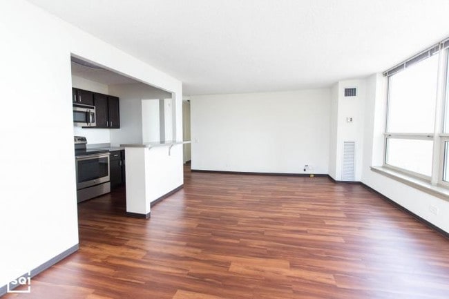 Building Photo - 1 bedroom in Chicago IL 60661