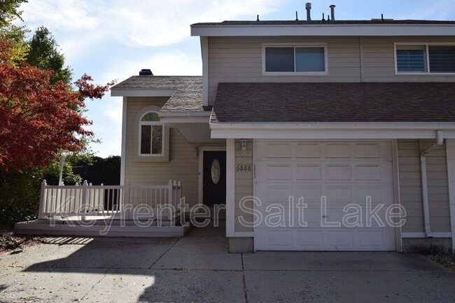 Foto del edificio - 6888 Hillside Village Cir