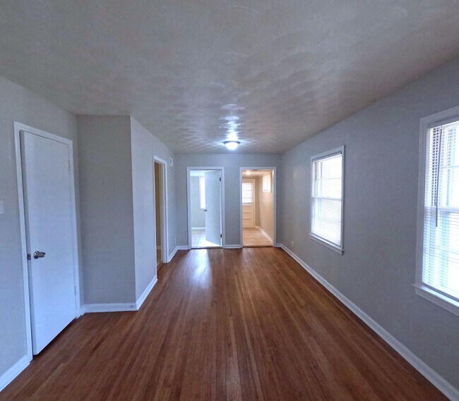 Foto del edificio - Renovated 4 Bed 1 Bath