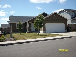 Building Photo - 88052 Crystal St