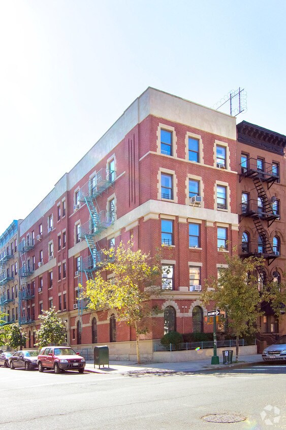 Foto del edificio - 506 Manhattan Ave