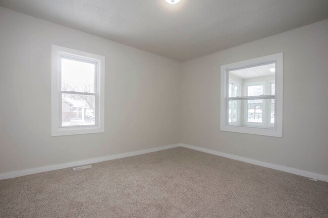 Building Photo - 3844 4th St