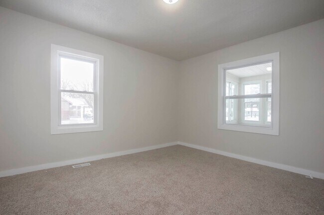 Building Photo - Charming 3 bedroom 1 bath home