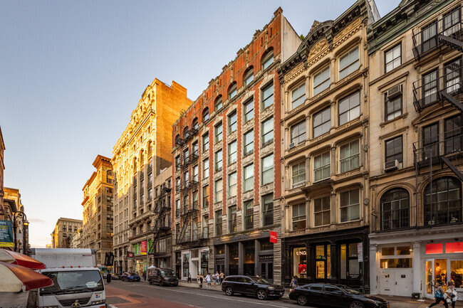 Foto del edificio - 514-516 Broadway