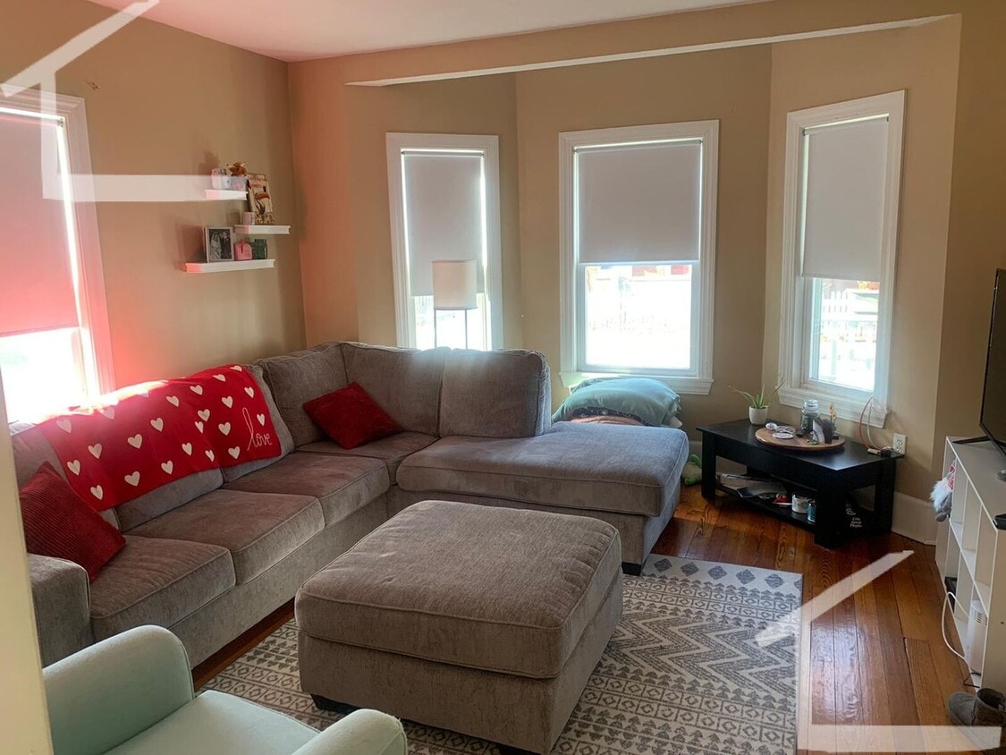 Gorgeous Newton Home available for rent 9/1/26 - Gorgeous Newton Home available for rent 9/1/26