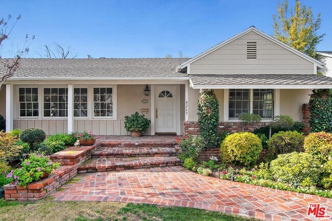 Foto del edificio - 4267 Irvine Ave