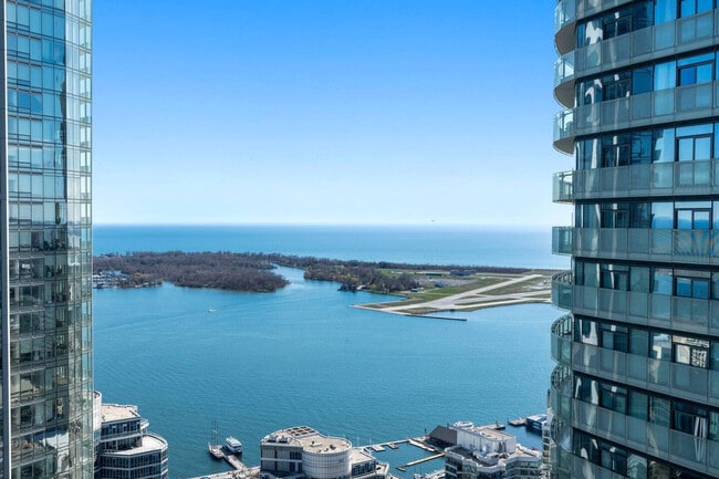 Building Photo - 12 York St