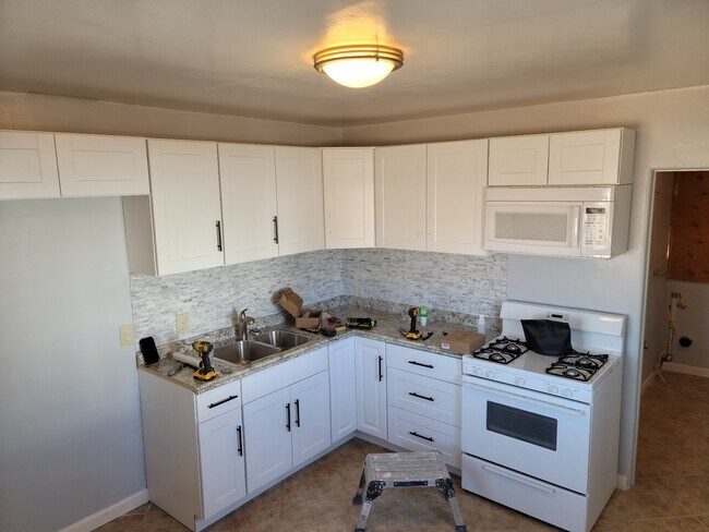 Building Photo - 36840 Camarillo Ave