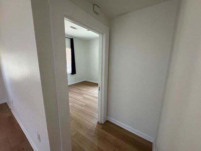 Building Photo - Downtown - Pensacola - 3 bedroom, 2 bathroom