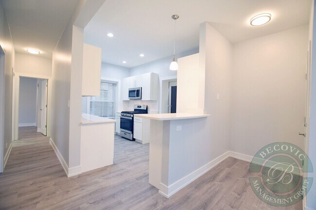 Foto del edificio - 6045 N Winthrop Ave