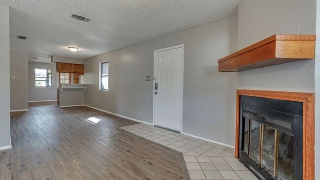 Foto del edificio - 810 Redcloud Dr