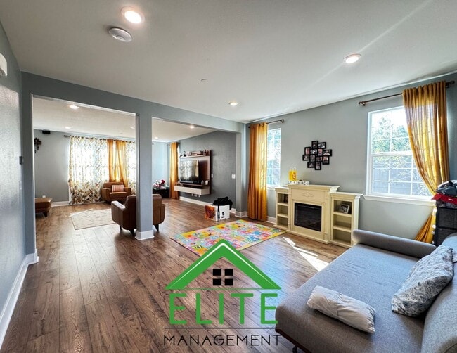 Building Photo - Welcome to this Immaculately Maintained Re...