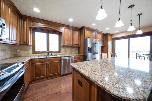 Building Photo - 1417 Raleigh Dr
