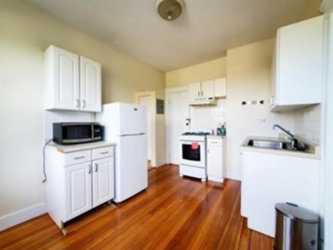 Building Photo - 376 Harvard St